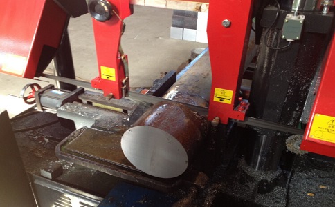 岑巩卧式带锯床加工时出现明显振荡如何排查？